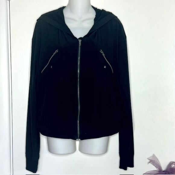 FABLETICS ZINNIA END GAME BLACK CROPPED BOMBER JACKET SIZE XL - Picture 1 of 10